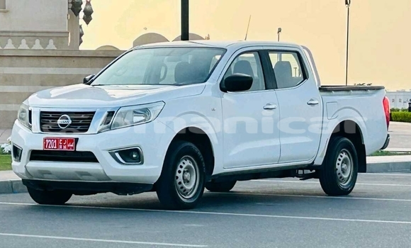 Buy Used Nissan Navara White Car in Muscat in Masqat Buy Used Nissan Navara White Car in Muscat in Masqat