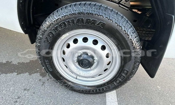 Buy Used Toyota Hilux White Car in Muscat in Masqat Buy Used Toyota Hilux White Car in Muscat in Masqat