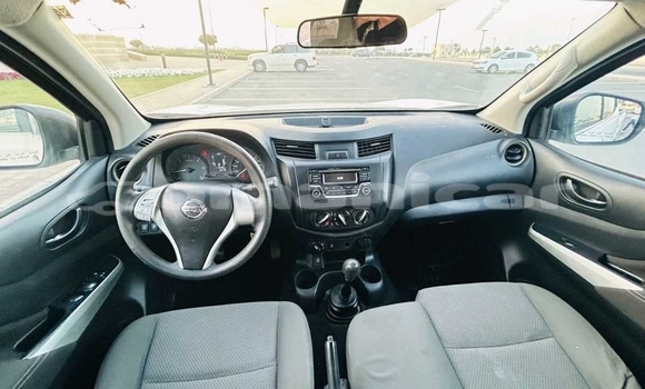 Buy Used Nissan Navara White Car in Muscat in Masqat Buy Used Nissan Navara White Car in Muscat in Masqat