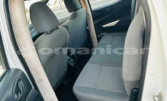 Buy Used Nissan Navara White Car in Muscat in Masqat Buy Used Nissan Navara White Car in Muscat in Masqat
