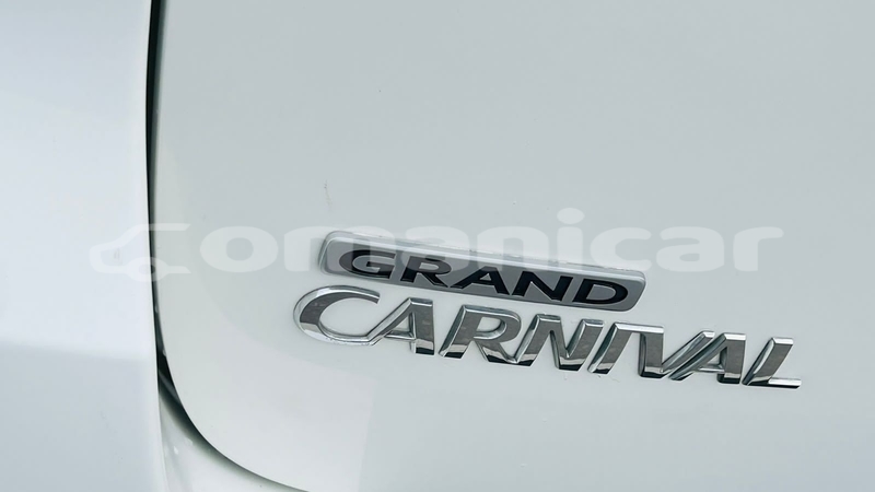 Big with watermark kia carnival masqat muscat 7140