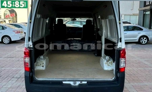 Buy Used Nissan Urvan White Car in Muscat in Masqat Buy Used Nissan Urvan White Car in Muscat in Masqat