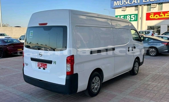 Buy Used Nissan Urvan White Car in Muscat in Masqat Buy Used Nissan Urvan White Car in Muscat in Masqat