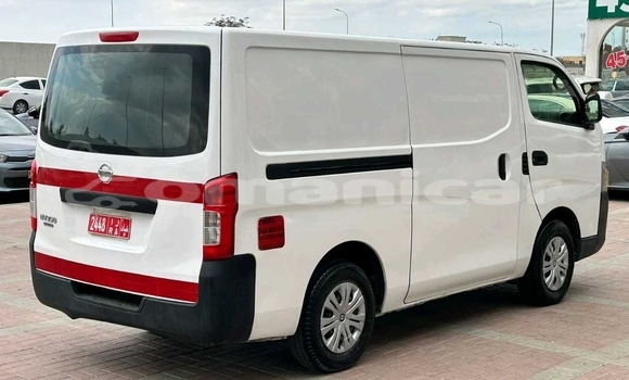 Buy Used Nissan Urvan White Car in Muscat in Masqat Buy Used Nissan Urvan White Car in Muscat in Masqat