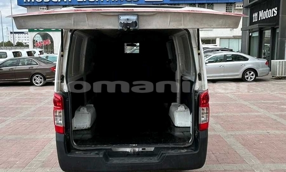 Buy Used Nissan Urvan White Car in Muscat in Masqat Buy Used Nissan Urvan White Car in Muscat in Masqat