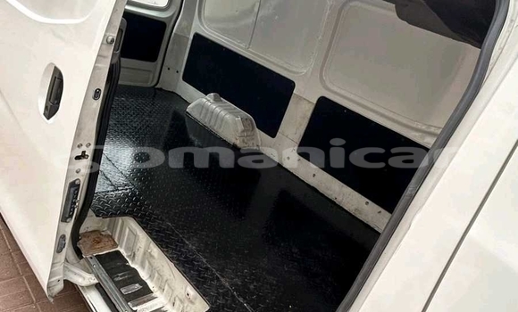 Buy Used Nissan Urvan White Car in Muscat in Masqat Buy Used Nissan Urvan White Car in Muscat in Masqat