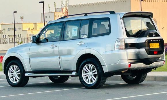 Buy Used Mitsubishi Pajero Silver Car in Muscat in Masqat Buy Used Mitsubishi Pajero Silver Car in Muscat in Masqat