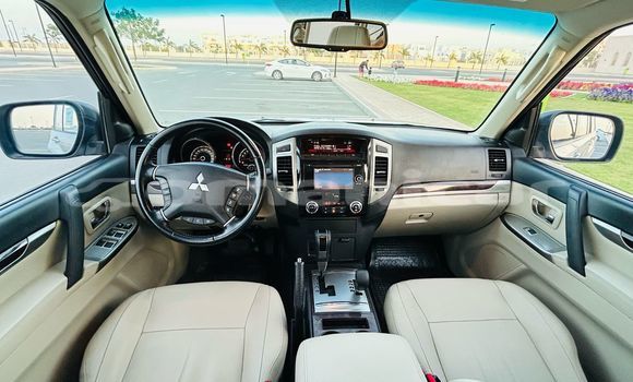 Buy Used Mitsubishi Pajero Silver Car in Muscat in Masqat Buy Used Mitsubishi Pajero Silver Car in Muscat in Masqat