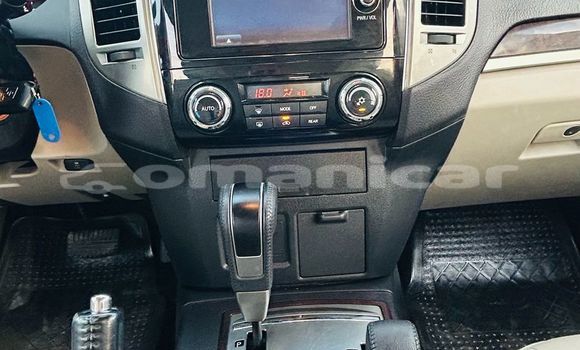 Buy Used Mitsubishi Pajero Silver Car in Muscat in Masqat Buy Used Mitsubishi Pajero Silver Car in Muscat in Masqat