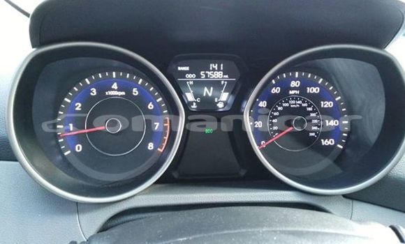 Buy Used Hyundai Elantra White Car in Muscat in Masqat Buy Used Hyundai Elantra White Car in Muscat in Masqat