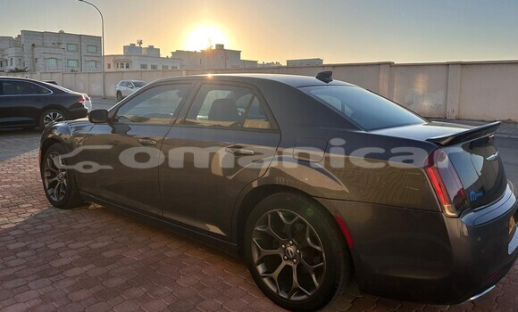 Buy Used Chrysler 300C Black Car in Ruwi in Masqat Buy Used Chrysler 300C Black Car in Ruwi in Masqat