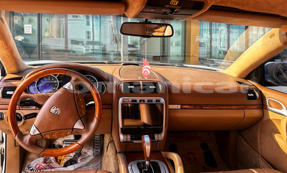 Buy Used Porsche Cayenne White Car in Al khuwair in al-Batinah Buy Used Porsche Cayenne White Car in Al khuwair in al-Batinah