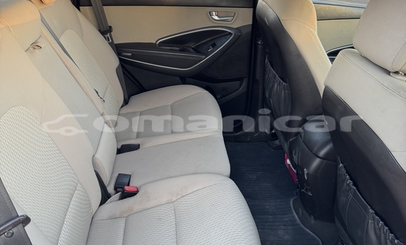 Buy Used Hyundai Santa Fe Red Car in Muscat in Masqat Buy Used Hyundai Santa Fe Red Car in Muscat in Masqat