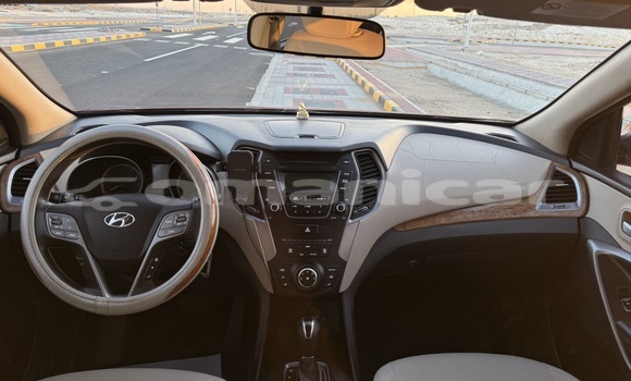 Buy Used Hyundai Santa Fe Red Car in Muscat in Masqat Buy Used Hyundai Santa Fe Red Car in Muscat in Masqat