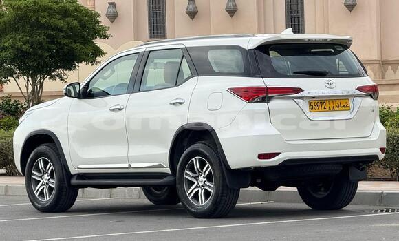 Buy Used Toyota Fortuner White Car in Muscat in Masqat Buy Used Toyota Fortuner White Car in Muscat in Masqat