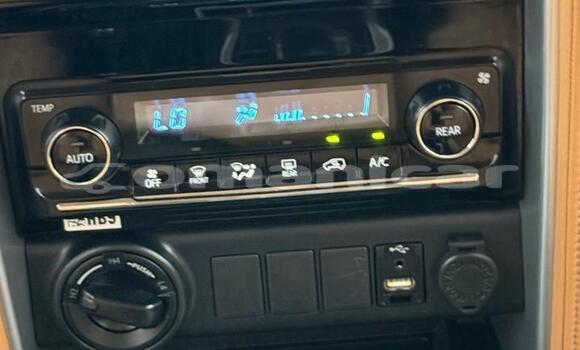 Buy Used Toyota Fortuner White Car in Muscat in Masqat Buy Used Toyota Fortuner White Car in Muscat in Masqat