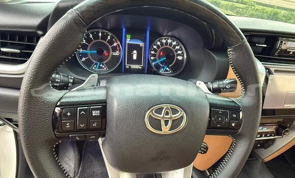 Buy Used Toyota Fortuner White Car in Muscat in Masqat Buy Used Toyota Fortuner White Car in Muscat in Masqat
