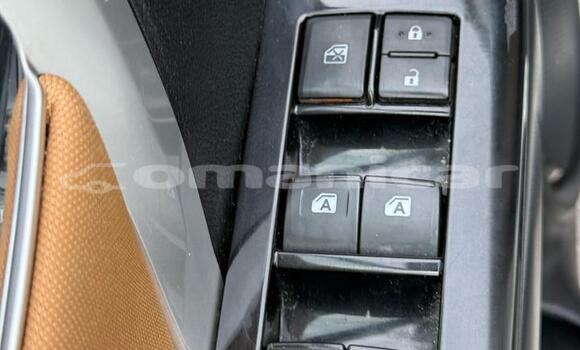 Buy Used Toyota Fortuner White Car in Muscat in Masqat Buy Used Toyota Fortuner White Car in Muscat in Masqat