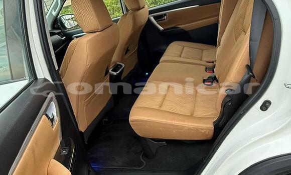 Buy Used Toyota Fortuner White Car in Muscat in Masqat Buy Used Toyota Fortuner White Car in Muscat in Masqat