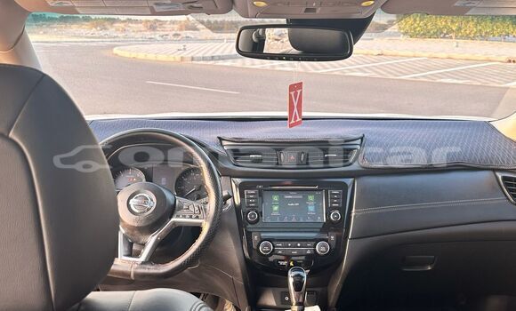 Buy Import Nissan Rogue Silver Car in Al khuwair in al-Batinah