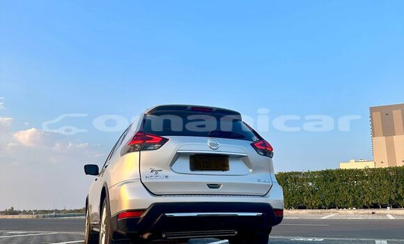 Buy Import Nissan Rogue Silver Car in Al khuwair in al-Batinah Buy Import Nissan Rogue Silver Car in Al khuwair in al-Batinah