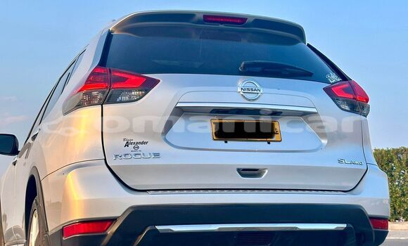 Buy Import Nissan Rogue Silver Car in Al khuwair in al-Batinah Buy Import Nissan Rogue Silver Car in Al khuwair in al-Batinah