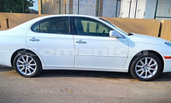 Buy Used Lexus ES White Car in Masqat in Masqat Buy Used Lexus ES White Car in Masqat in Masqat