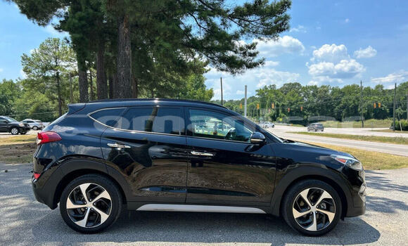 Buy Used Hyundai Tucson Black Car in Sur in ash-Sharqiyah