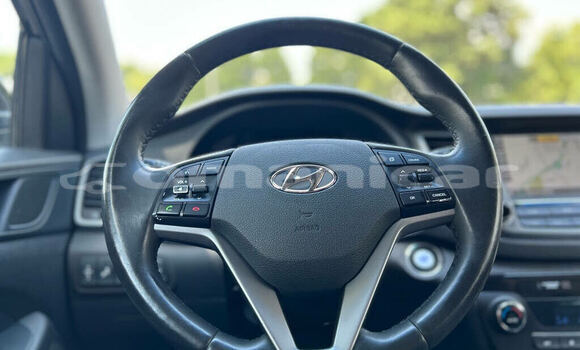 Buy Used Hyundai Tucson Black Car in Sur in ash-Sharqiyah Buy Used Hyundai Tucson Black Car in Sur in ash-Sharqiyah