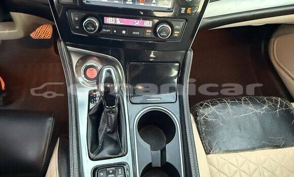 Buy Used Nissan Maxima White Car in Muscat in Masqat Buy Used Nissan Maxima White Car in Muscat in Masqat