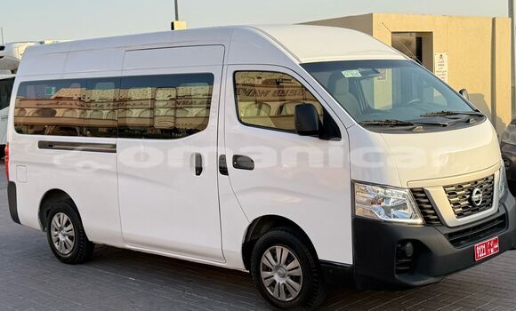 Buy Used Nissan Urvan White Car in Muscat in Masqat Buy Used Nissan Urvan White Car in Muscat in Masqat