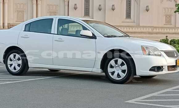 Buy Used Mitsubishi Galant White Car in Muscat in Masqat Buy Used Mitsubishi Galant White Car in Muscat in Masqat