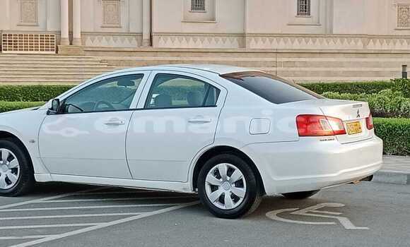 Buy Used Mitsubishi Galant White Car in Muscat in Masqat Buy Used Mitsubishi Galant White Car in Muscat in Masqat