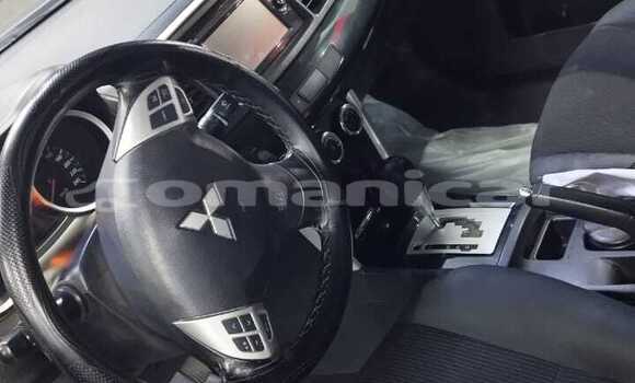 Buy Used Mitsubishi Lancer Silver Car in Muscat in Masqat Buy Used Mitsubishi Lancer Silver Car in Muscat in Masqat