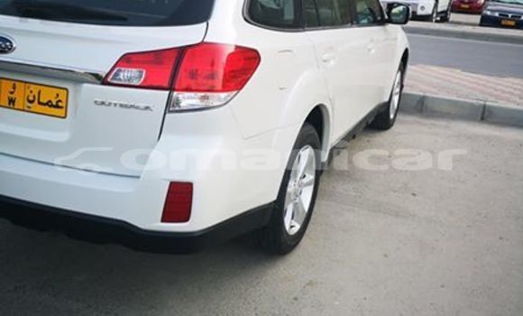 Buy Used Subaru Outback White Car in Muscat in Masqat Buy Used Subaru Outback White Car in Muscat in Masqat