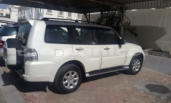 Buy Used Mitsubishi Pajero White Car in Muscat in Masqat Buy Used Mitsubishi Pajero White Car in Muscat in Masqat