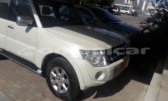 Buy Used Mitsubishi Pajero White Car in Muscat in Masqat Buy Used Mitsubishi Pajero White Car in Muscat in Masqat