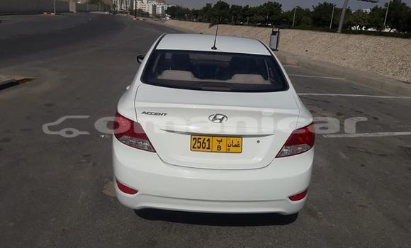 Buy Used Hyundai Accent White Car in Muscat in Masqat Buy Used Hyundai Accent White Car in Muscat in Masqat