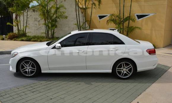 Buy Used Mercedes Viano White Car in Salalah in Dhufar Buy Used Mercedes Viano White Car in Salalah in Dhufar