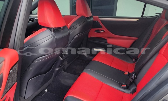 Buy Used Lexus ES Silver Car in Muscat in Masqat Buy Used Lexus ES Silver Car in Muscat in Masqat