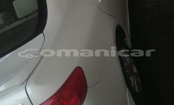 Buy Used Toyota Corolla White Car in Muscat in Masqat Buy Used Toyota Corolla White Car in Muscat in Masqat