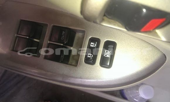 Buy Used Toyota Corolla White Car in Muscat in Masqat Buy Used Toyota Corolla White Car in Muscat in Masqat