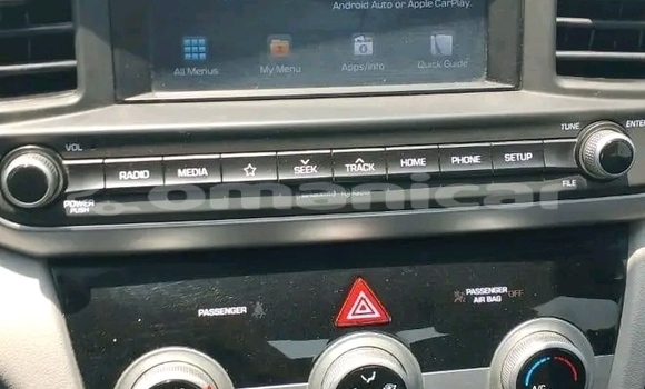 Buy Used Hyundai Elantra Red Car in as–Sib in Masqat Buy Used Hyundai Elantra Red Car in as–Sib in Masqat