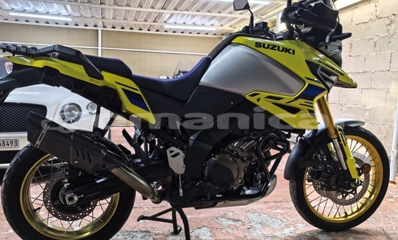 Buy Used Suzuki V-Strom Beige Bike in Muscat in Masqat Buy Used Suzuki V-Strom Beige Bike in Muscat in Masqat