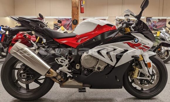 Buy Import BMW S 1000 Red Bike in al–Masna'ah in al-Batinah Buy Import BMW S 1000 Red Bike in al–Masna'ah in al-Batinah