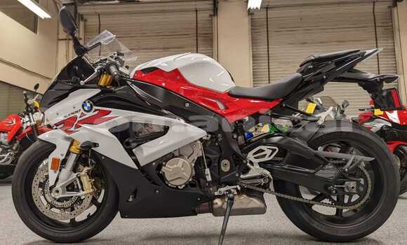 Buy Import BMW S 1000 Red Bike in al–Masna'ah in al-Batinah Buy Import BMW S 1000 Red Bike in al–Masna'ah in al-Batinah