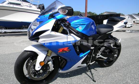 Buy Used Suzuki GSX–R Blue Bike in as–Suwayq in al-Batinah Buy Used Suzuki GSX–R Blue Bike in as–Suwayq in al-Batinah