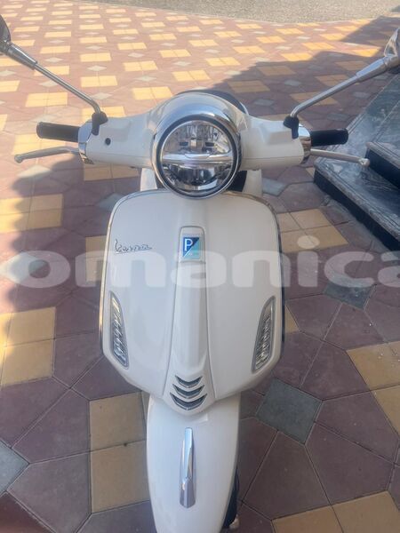 Big with watermark vespa primavera masqat muscat 7376