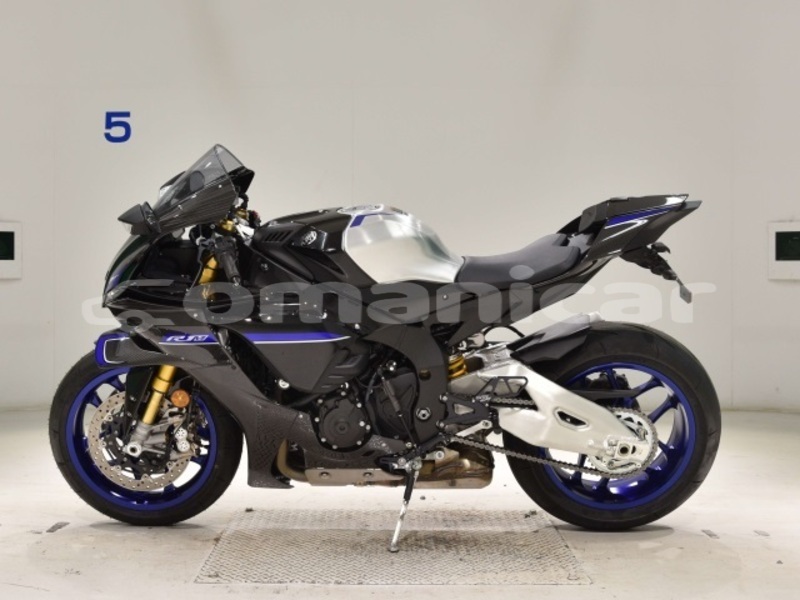 Big with watermark yamaha yzf masqat muscat 7395