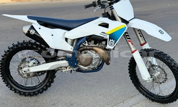 Buy Used Husqvarna FC White Bike in Muscat in Masqat